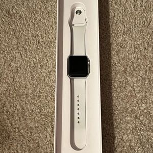 iWatch Generation 3, 38mm, Silver Aluminum, Sport Band White, Used